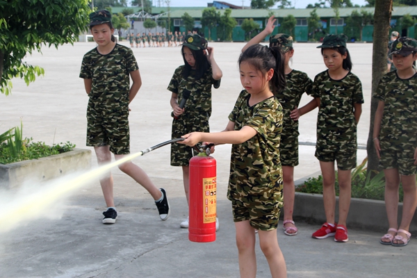 重慶夏令營滅火器使用教學
